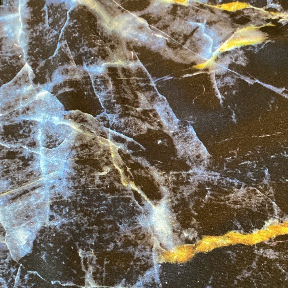 Cool Marble Pattern Athletic Running Shorts with Pockets - Picture 6 of 6